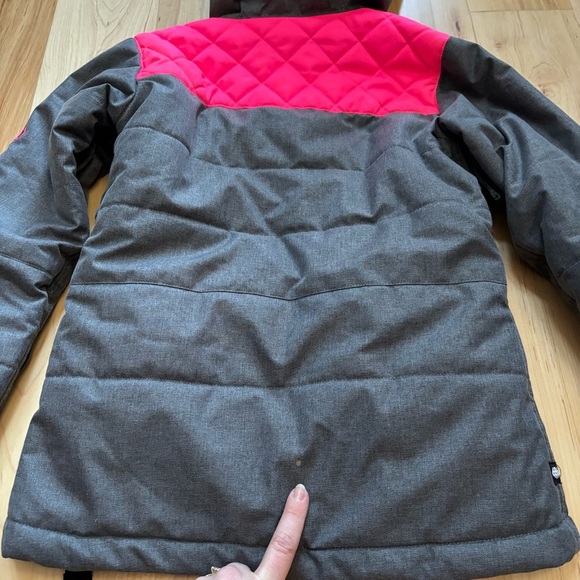 686 Girls Lily Waterproof Insulated Snow Jacket Charcoal Gray and Pink - Picture 13 of 16